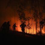Sucesos.- Extinguido uno de los tres incendios de Ponteceso (A Coruña), que alcanzaron las 515 hectáreas calcinadas