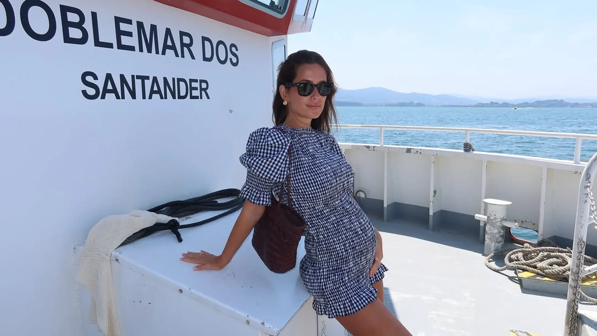 María Pombo presume de embarazo.