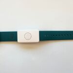 Así funcionan las pulseras inteligentes frente al calor de los servicios de limpieza de Alcalá de Henares