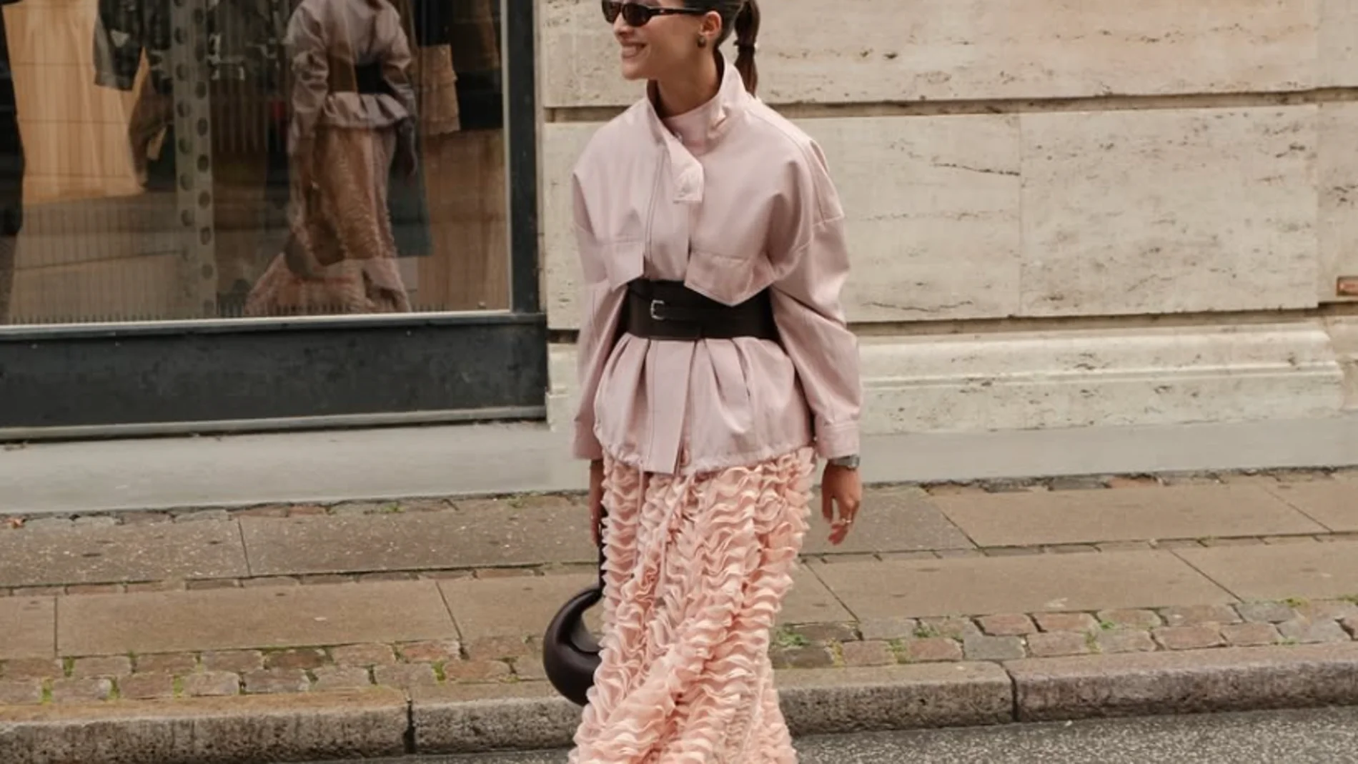 El calzado que no paramos de ver en la Copenhagen Fashion Week y que puedes llevar ya mismo en vacaciones