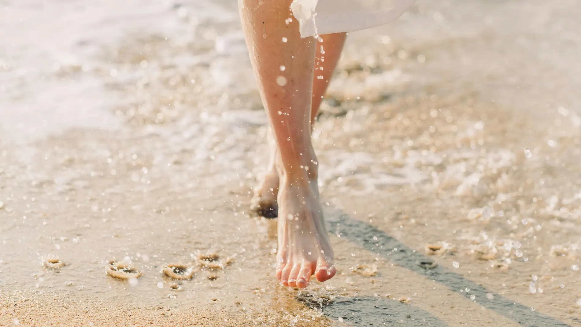 Modelo con pies bonitos este verano.