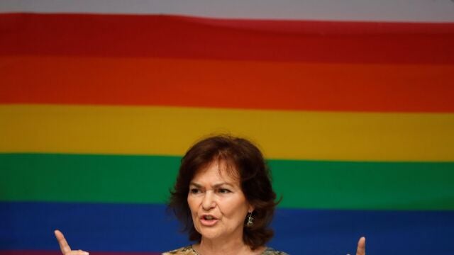 Carmen Calvo durante su intervención para dar la bienvenida a las delegaciones LGTBI del PSOE.