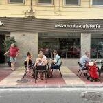 Terraza del bar Tudela en Murcia, ampliada a los tiempos de la pandemia