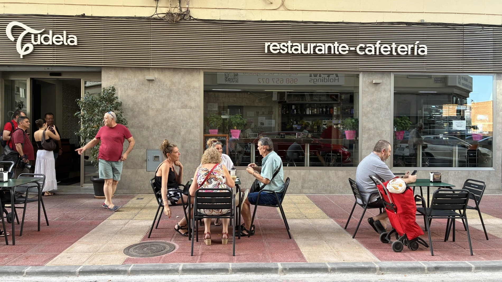 Terraza del bar Tudela en Murcia, ampliada a los tiempos de la pandemia