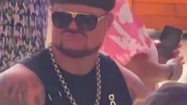 ¿Quién es 'Ibiza Final Boss'? El turista británico que aparece en los Simpson y está arrasando en redes sociales