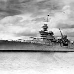 La odisea del USS Indianápolis, el barco de guerra hundido y su tripulación devorada por tiburones