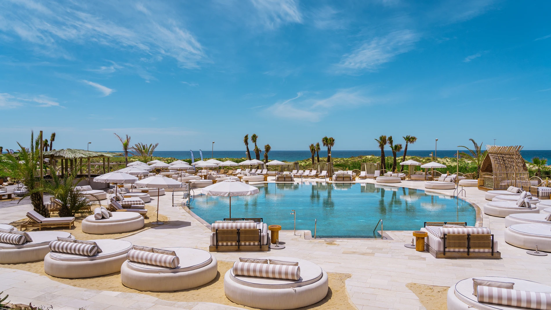 El Palmar vibra este verano con Valhalla Gastro Beach Club