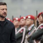 Ucrania.-AMP.- Zelenski reitera que no cederá territorio a Moscú y critica que se deje de lado a Kiev en negociaciones