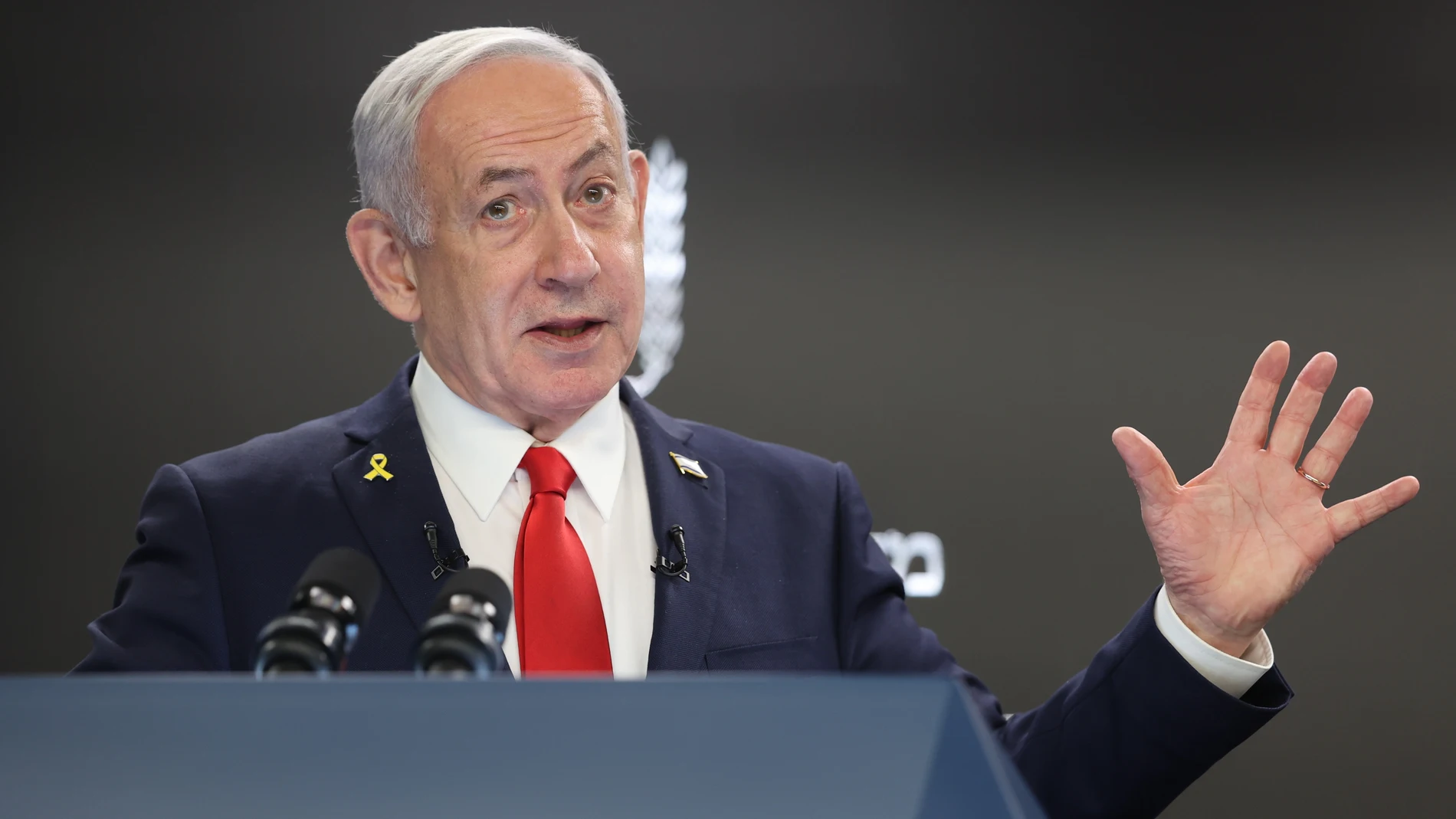 FOTODELDIA Jerusalén, 10/08/2025.- El primer ministro de Israel, Benjamín Netanyahu, aseguró este domingo en una conferencia ante la prensa internacional en Jerusalén que Israel lanzará "muy pronto" su ofensiva contra la ciudad de Gaza y los campamentos de refugiados en el centro y sur del enclave (conocidos como la zona de Mawasi), que considera los dos últimos bastiones de Hamás en la Franja. EFE/ABIR SULTAN / POOL