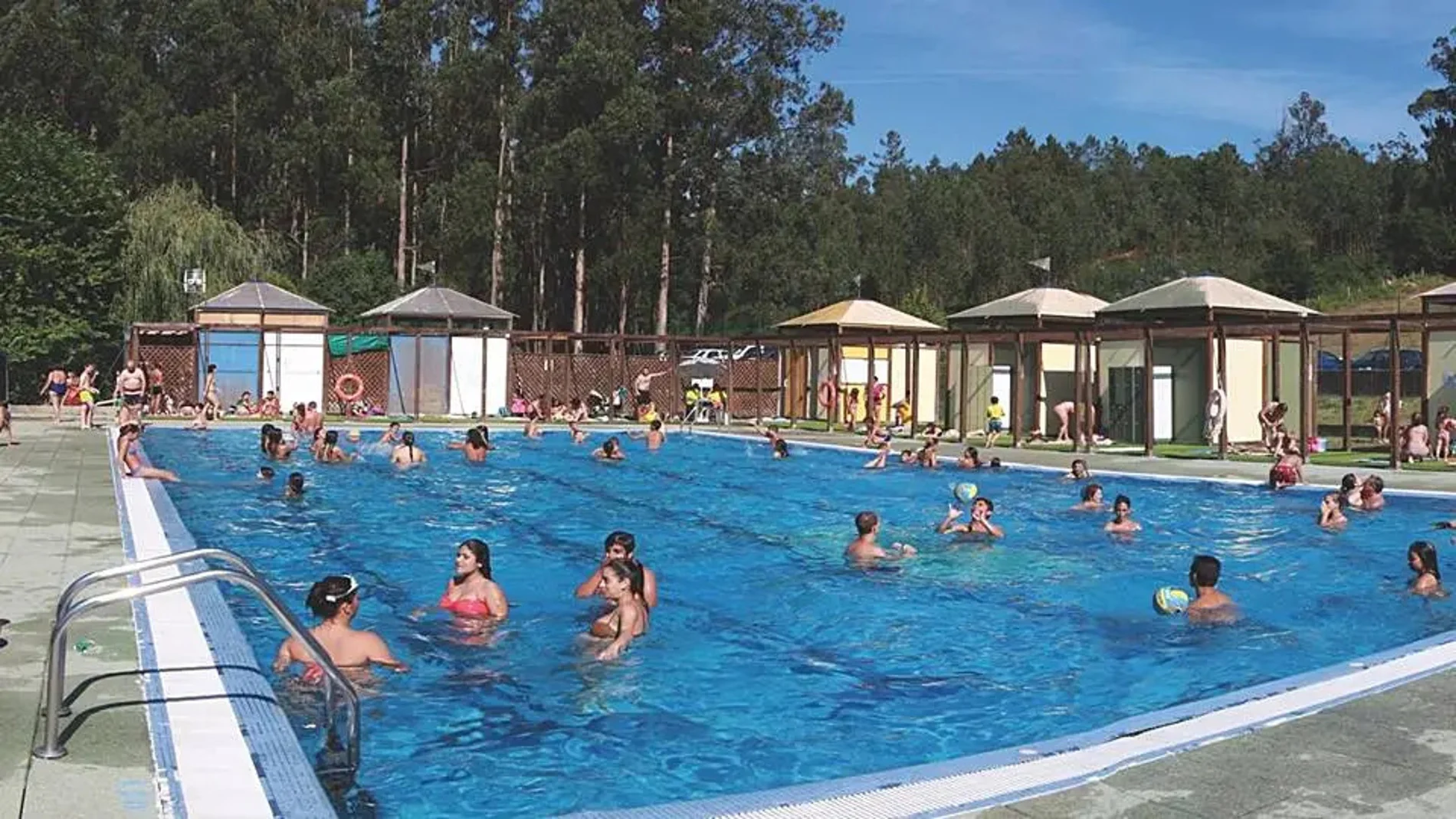 La piscina municipal de un pueblo gallego cierra sus puertas tras hallar excrementos en el agua