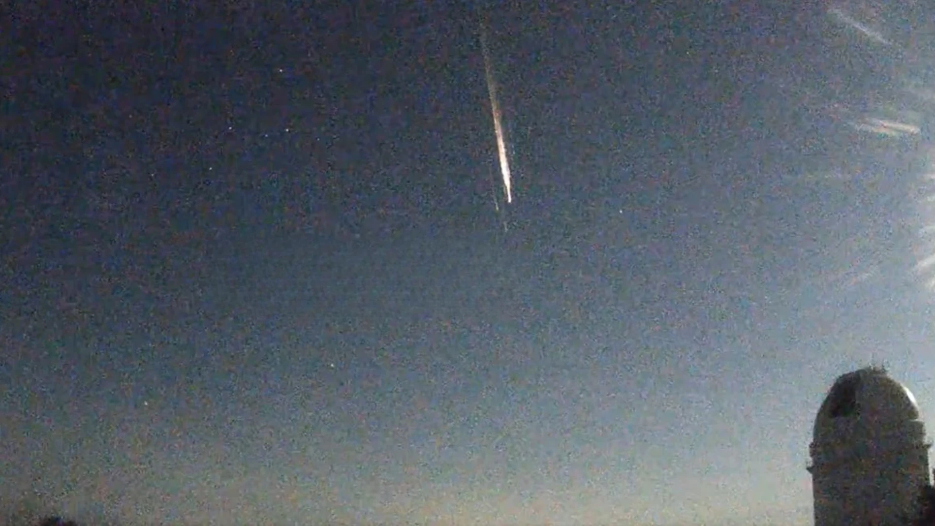 magen de la reentrada de la cuarta etapa del Jielong-3 captada por una de las cámaras del Observatorio Astronómico de Calar Alto, en Gérgal (Almería).