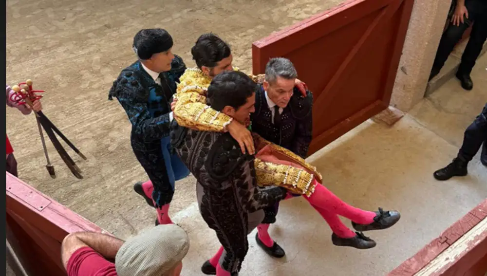 Morante cogido grave en Pontevedra en el año de su vida