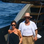 Victoria y David Beckham en un yate
