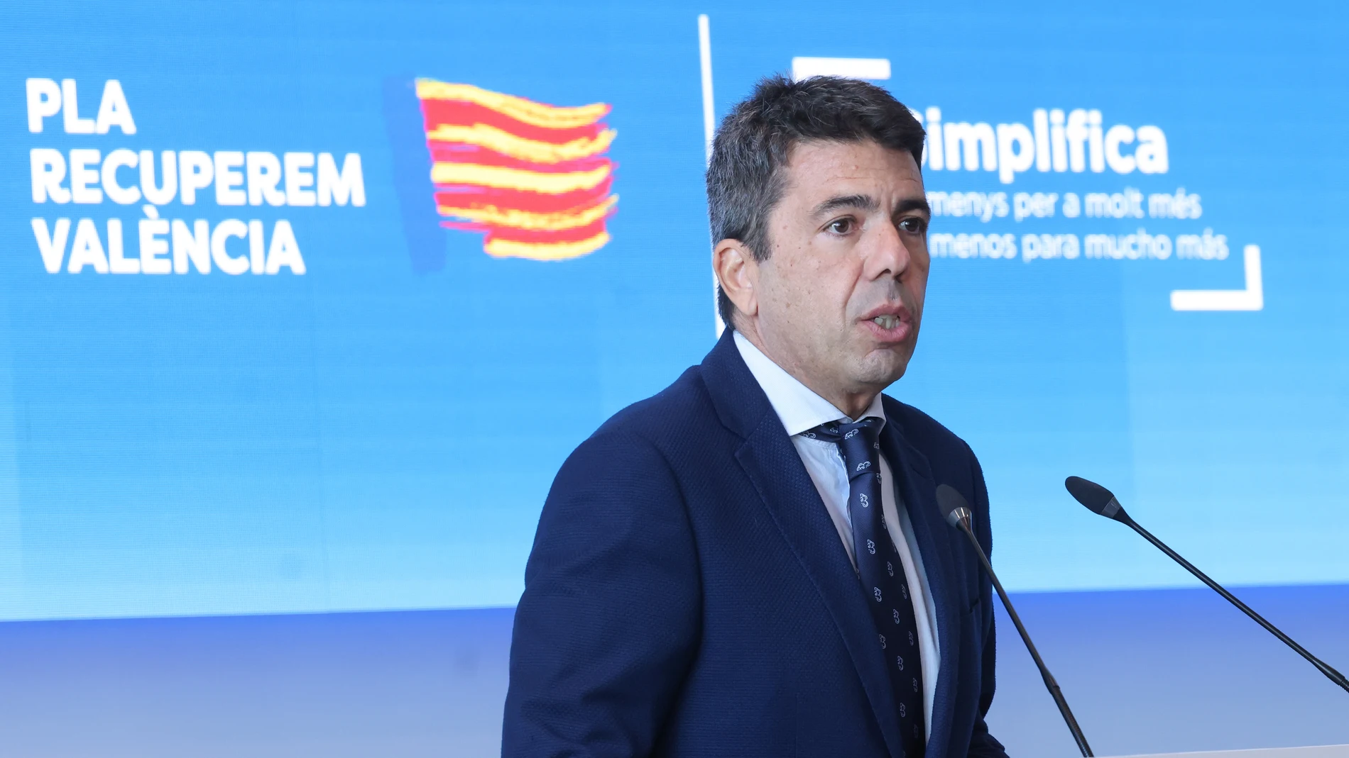 El Plan Simplifica de la Generalitat quiere reducir un 30 % los tiempos administrativos, ahora en 197 días