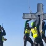 La Cruz vuelve a la cima del Aneto