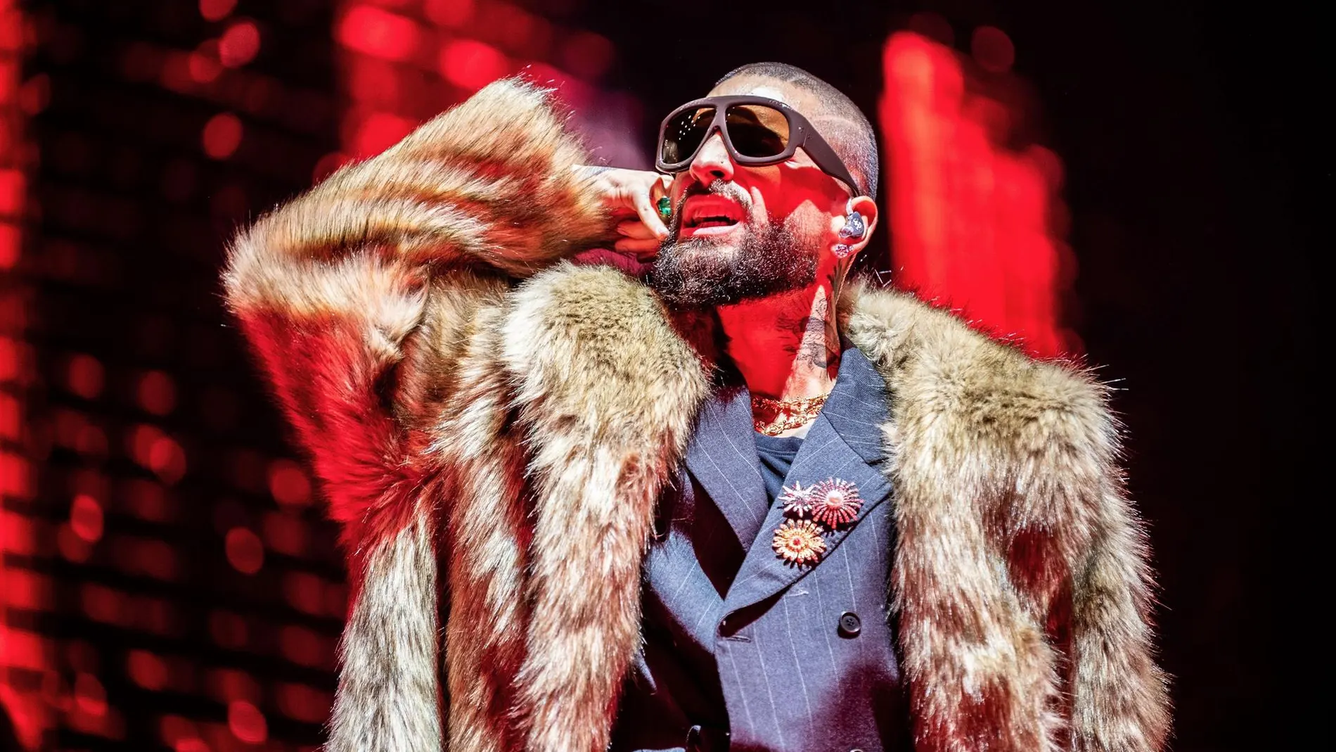 Maluma interrumpe su concierto en México para reñir a una madre con un bebé: "Es una irresponsabilidad"