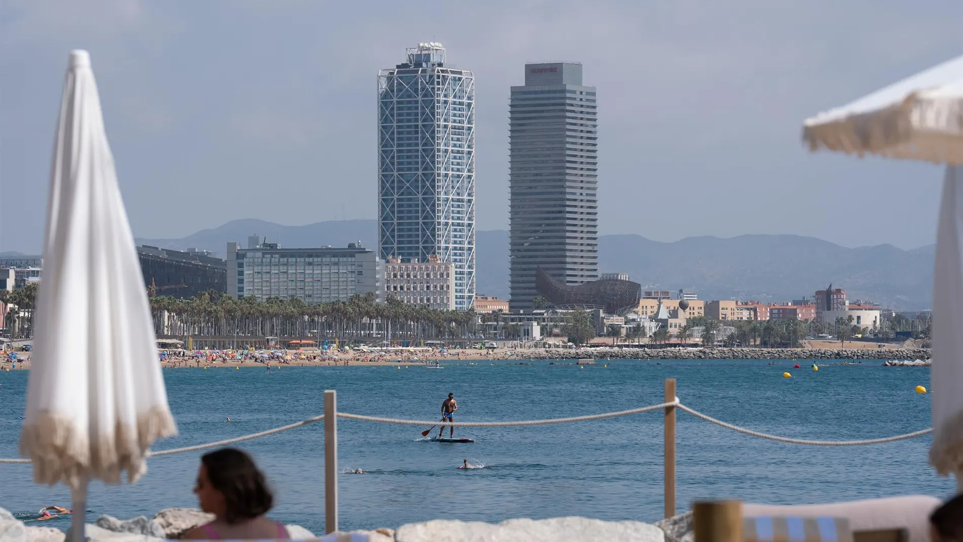 MURCIA.-La ola de calor sigue al menos hasta el jueves, con 40ºC en la mitad sur y noches por encima de 20ºC en casi toda España