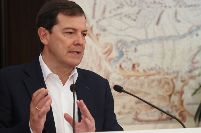 Comparecencia del presidente de la Junta, Alfonso Fernández Mañueco, tras la reunión con consejeros para abordar la situación de los incendios.