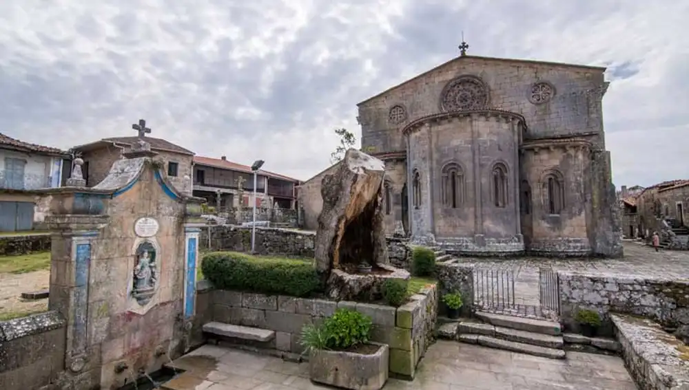 Iglesias de Santa Mariña de Augas Santas