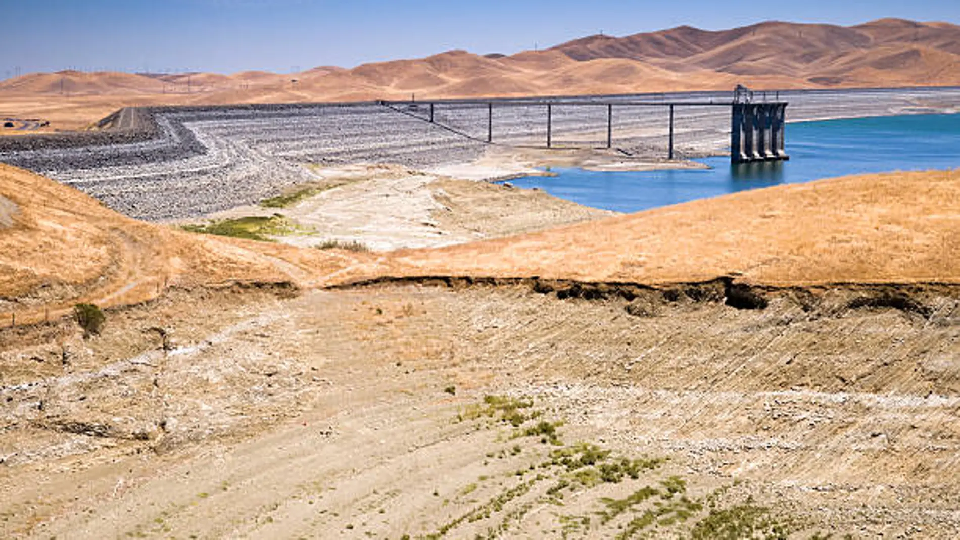 Imagen de archivo de un embalse vacío