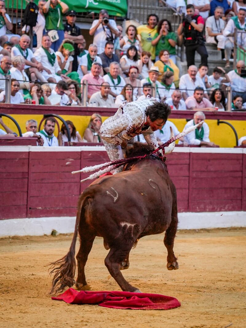Roca Rey, volteado en Huesca