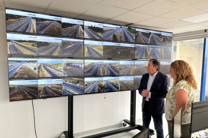El director general de Carreteras e Infraestructuras, Jesús Puerta, visita el Centro de Conservación que la concesionaria de uno de los dos tramos de la A-601, Autovía del Eresma, en Carbonero el Mayor (Segovia)