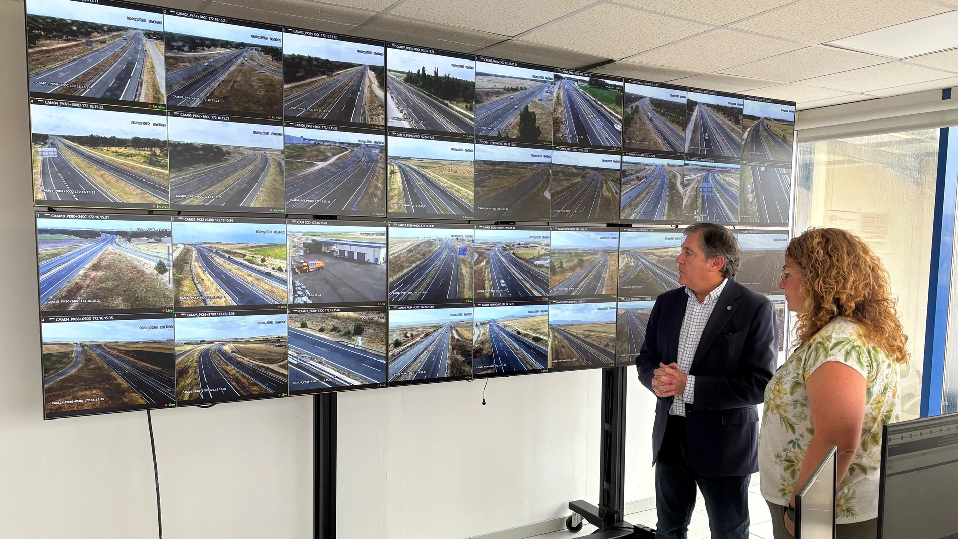 El director general de Carreteras e Infraestructuras, Jesús Puerta, visita el Centro de Conservación que la concesionaria de uno de los dos tramos de la A-601, Autovía del Eresma, en Carbonero el Mayor (Segovia)