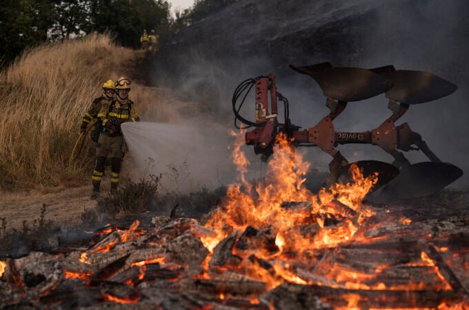 Incendio forestal en Monterrei (Ourense)