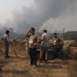 Declarado el nivel 2 por un incendio en Toques (A Coruña), con 200 hectáreas arrasadas. Los incendios que combaten en estos momentos los servicios de extinción en Galicia han calcinado unas 32.000 hectáreas y mantienen a más de 320 personas confinadas en la comunidad autónoma. 