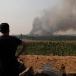 Unas 32.000 hectáreas quemadas y 320 personas confinadas por los incendios en Galicia