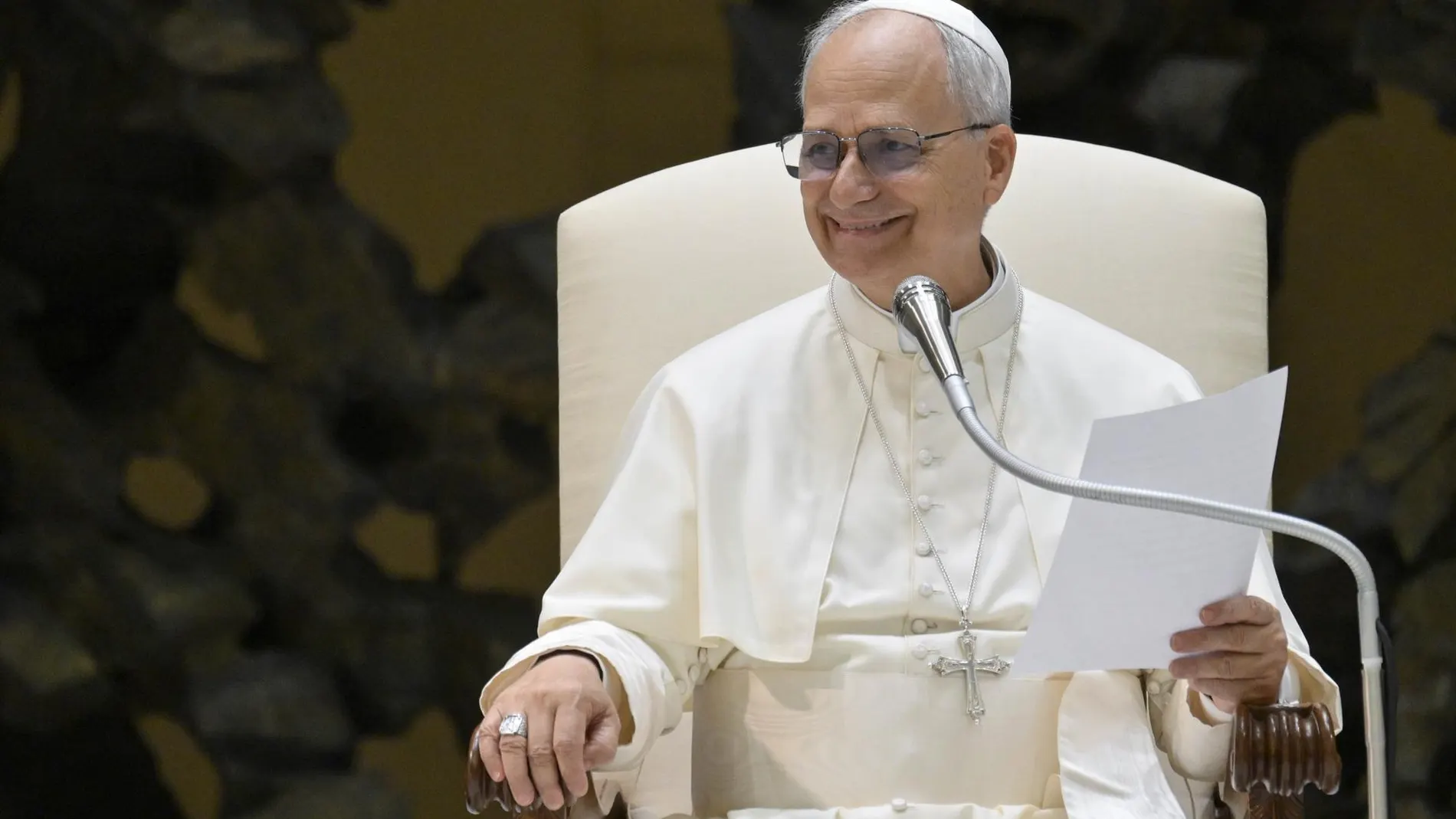 El Papa pide "no aceptar como inevitable la lógica de la confrontación y las armas"