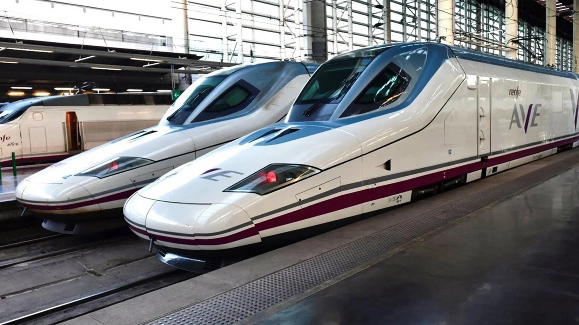 MADRID.-El servicio de alta velocidad entre Madrid y Galicia seguirá suspendido durante este sábado