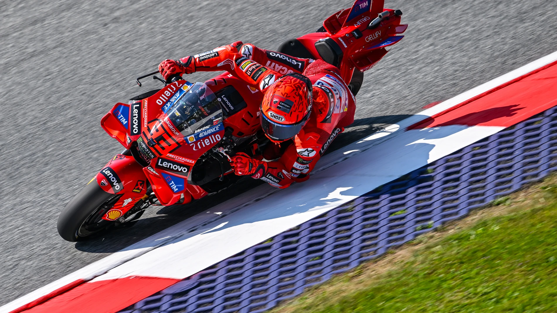 93 MARQUEZ Marc (spa), Ducati Lenovo Team, Ducati Desmosedici GP25, action during the 2025 MotoGP Bwin Grand Prix of Austria, on the Red Bull Ring, from August 15 to 17, 2025 in Austria, Spielberg - Photo Studio Milagro / DPPI AFP7 15/08/2025 ONLY FOR USE IN SPAIN