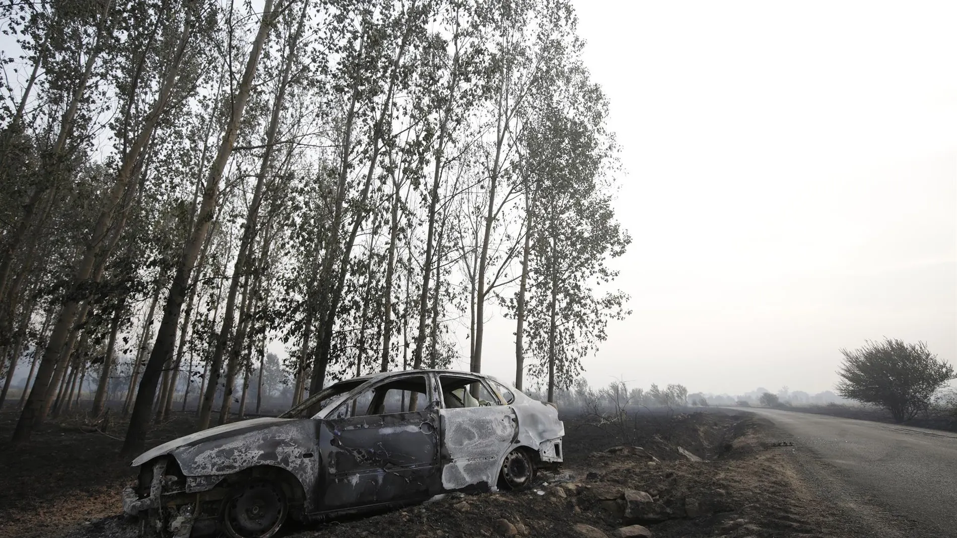 El incendio de Canalejas arrasa varias casas de un pueblo en la provincia de Palencia
