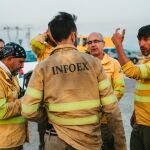 Sucesos.- Evacuan a los vecinos de Rebollar (Cáceres) tras la evolución del incendio forestal de Jarilla