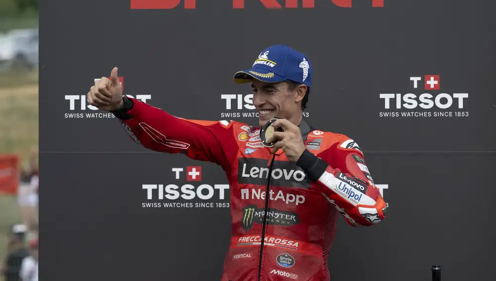 Motociclismo/GP Austria.- Marc Márquez vuelve a remontar para llevarse otra esprint en Austria