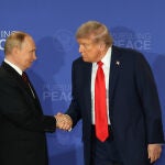 Trump dice que su reunión con Putin fue "extremadamente productiva"