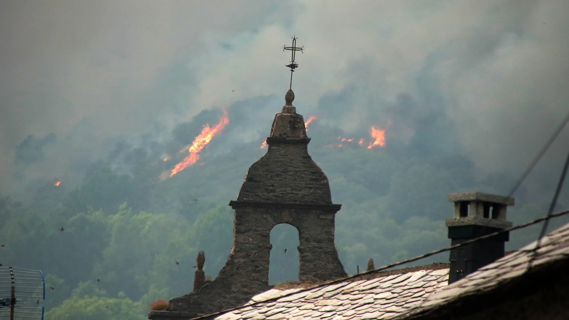 Incendio en Fasgar (León)