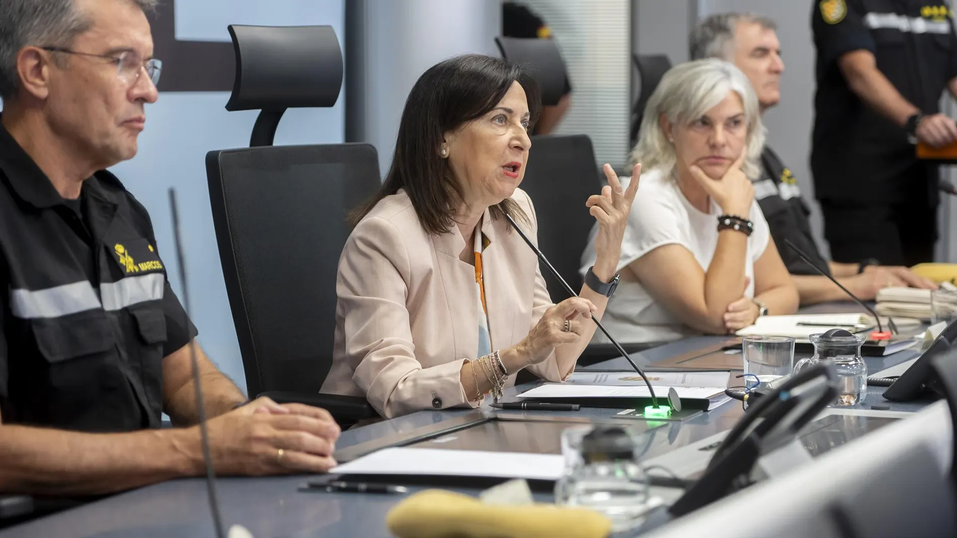 Robles sostiene que solo la UME puede atacar el fuego y acusa al PP de "demagogia" por pedir más medios militares