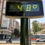 Un termómetro marca 48 grados en Murcia