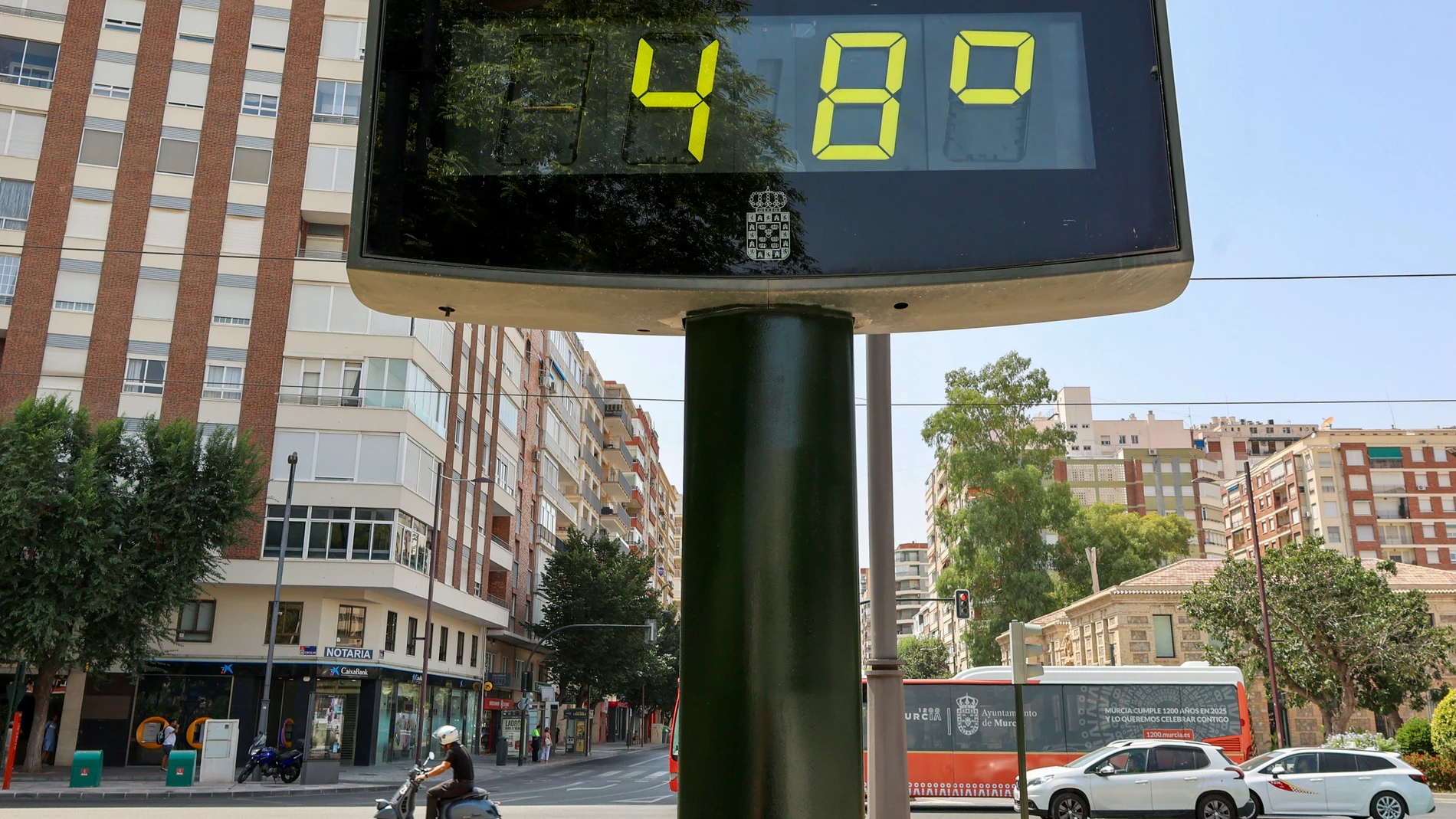 Un termómetro marca 48 grados en Murcia