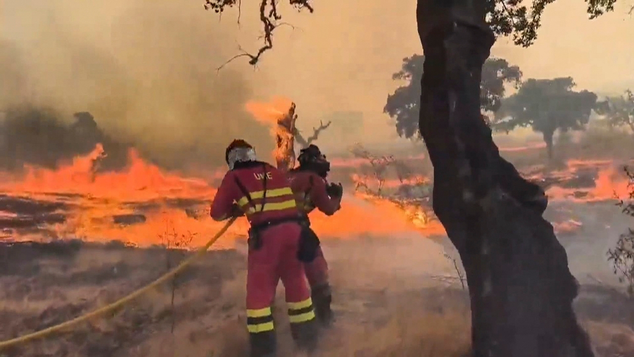 Preocupan en Salamanca el avance del incendio de Jarilla (Cáceres) y el riesgo en las Arribes portuguesas