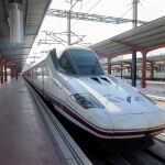 MADRID.-El servicio de alta velocidad entre Madrid y Galicia seguirá suspendido hoy, al menos hasta las 9.30 horas