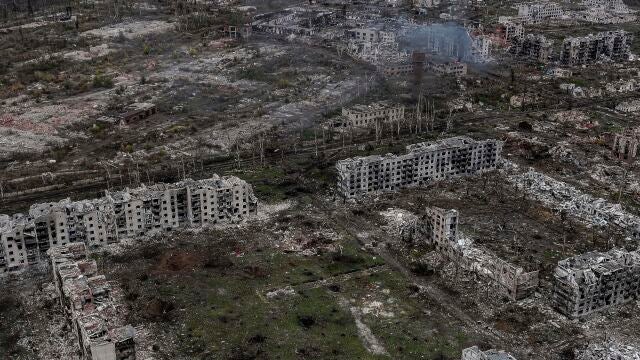 Imagen aérea muestra la destrucción en el frente de Chasiv Yar (Donetsk)
