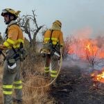 Sucesos.- Una veintena de bomberos forestales de Murcia parte hacia Extremadura para seguir la lucha contra incendios