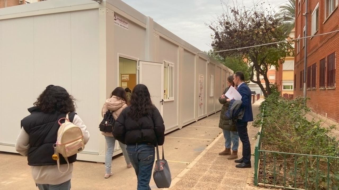 Alfafar confirma la demolición del colegio Orba y comienza a vaciarlo