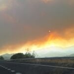 Sucesos.- Preocupación en Salamanca por la entrada del incendio de Jarilla (Cáceres) y otro de Portugal
