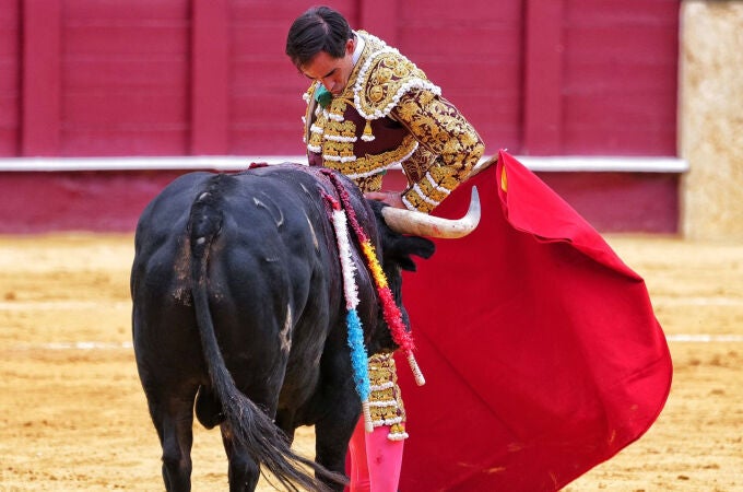 El diestro Saúl Jiménez Fortes en el festejo de la Feria de Málaga celebrado este lunes en la plaza de La Malagueta