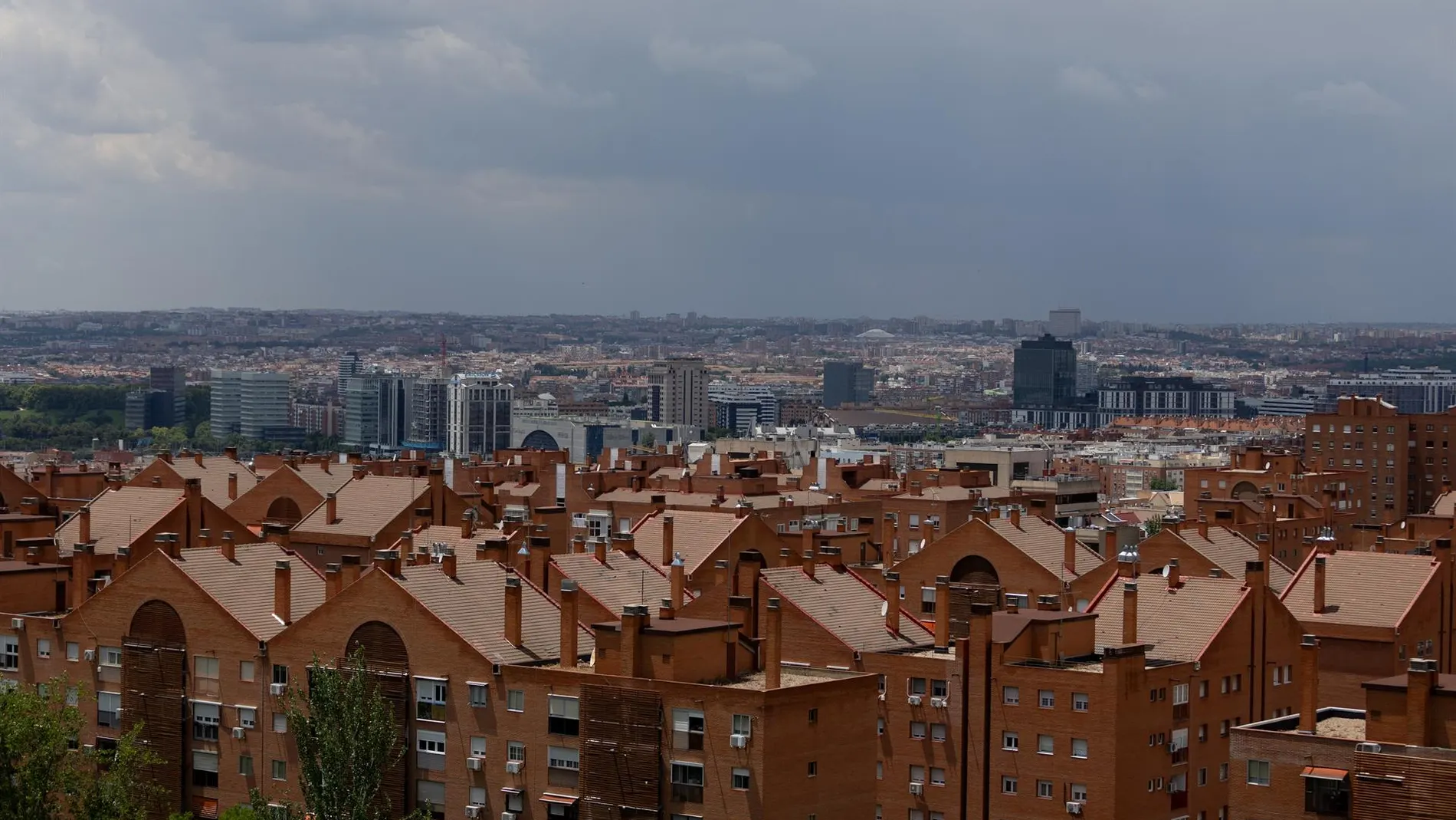 MADRID.-Aviso este martes en la Comunidad por una masa de aire africano que afecta a la calidad del aire y la salud