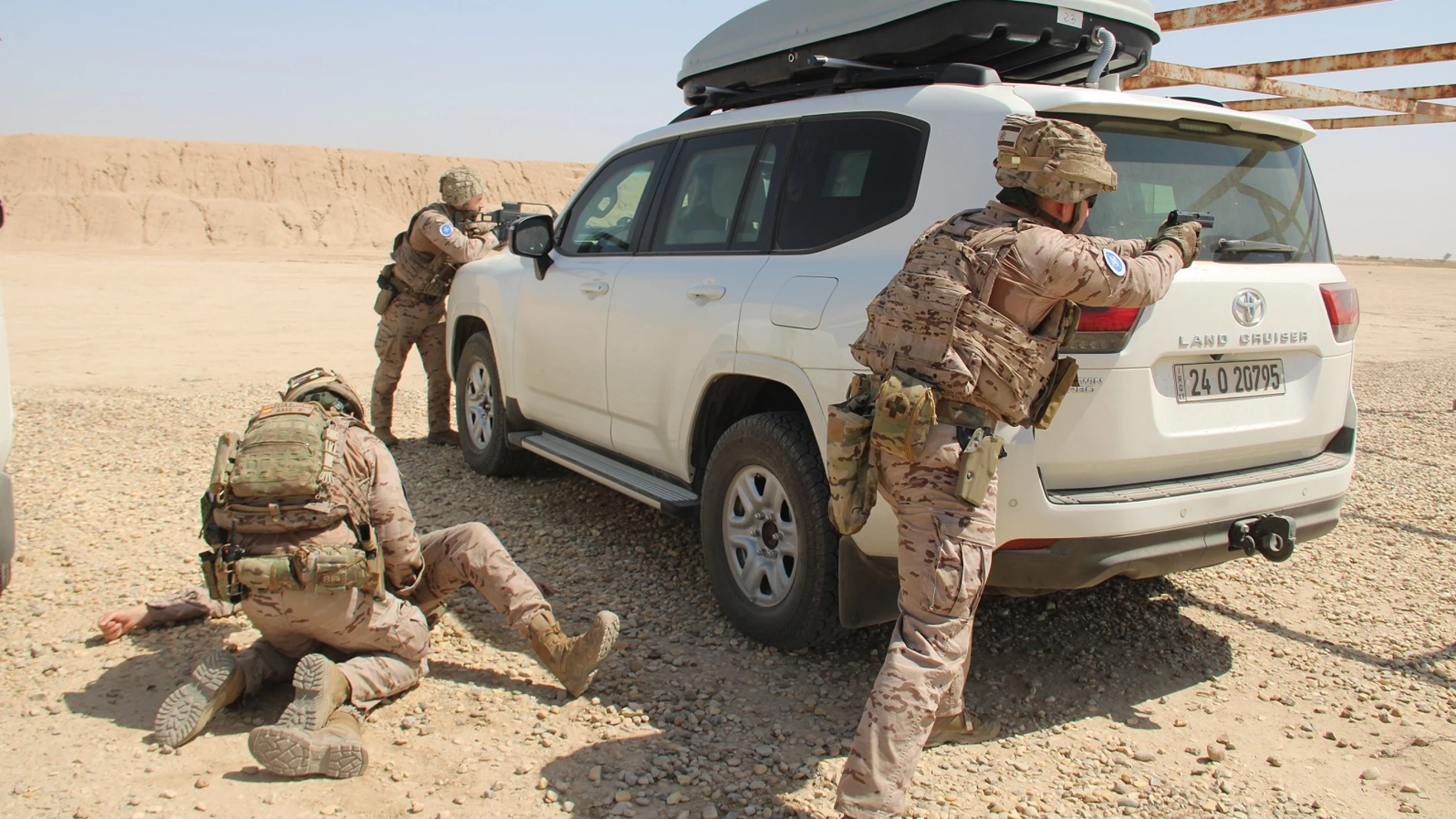 Miembros de la Unidad Force Protection durante el ejercicio "Dustoff"